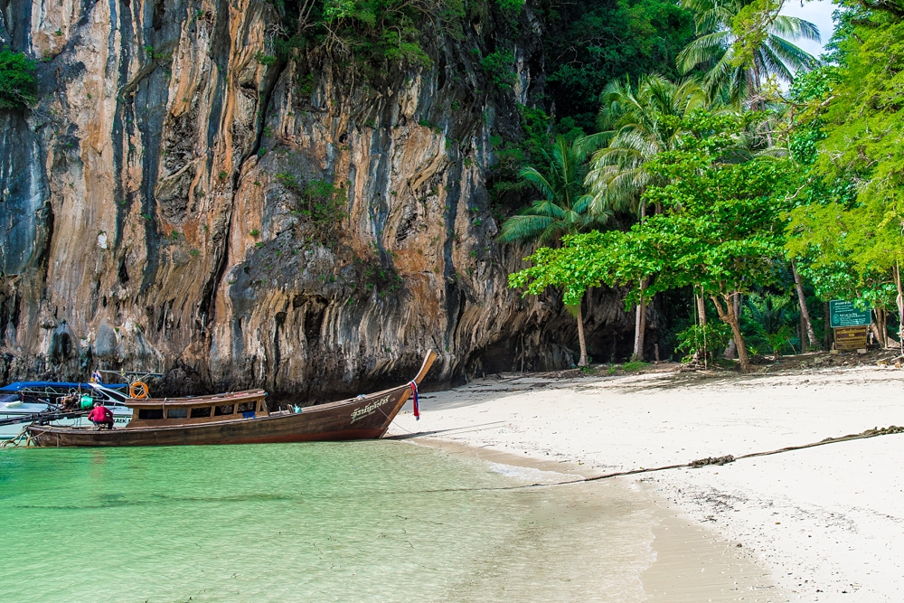 Thailand: A Tropical Escape